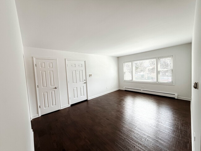 Foto del edificio - 8101 Grand Ave