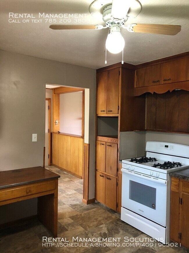 Foto del edificio - Near Stull, KS- Rural Living
