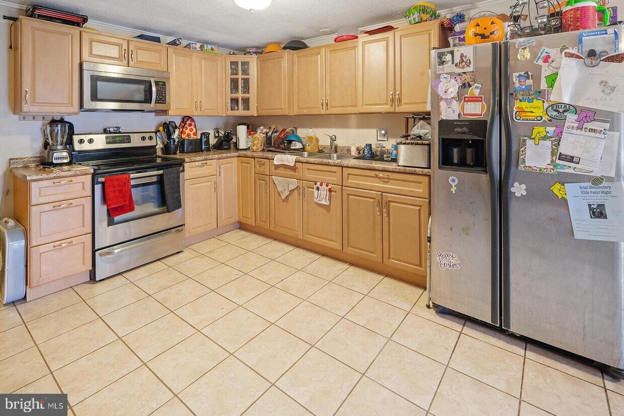 2 Andrea Ct, Sicklerville, NJ 08081 House for Rent in Sicklerville, NJ