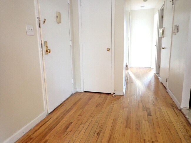 Foto del edificio - 426 Carlton Ave