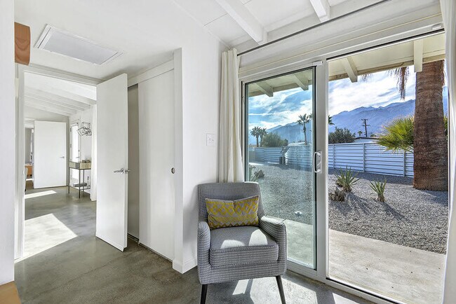 Building Photo - 2290 N Cerritos Dr