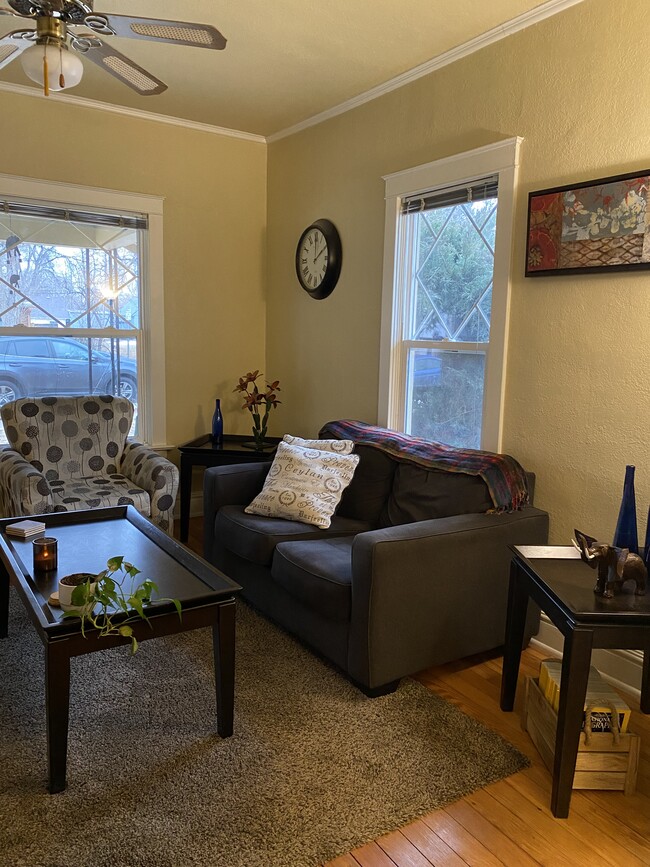 LIVING ROOM - 5927 S Hill St
