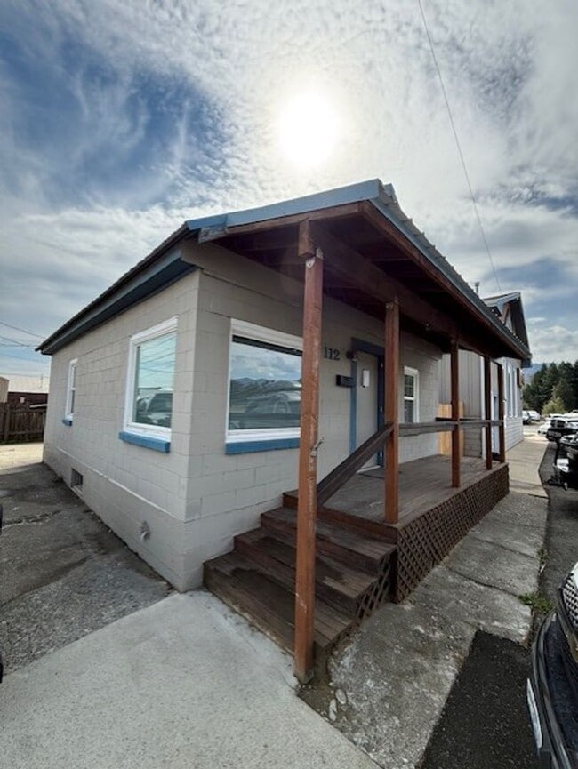 Building Photo - 112 Billings Ave