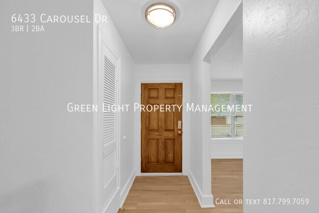 Foto del edificio - 6433 Carousel Dr