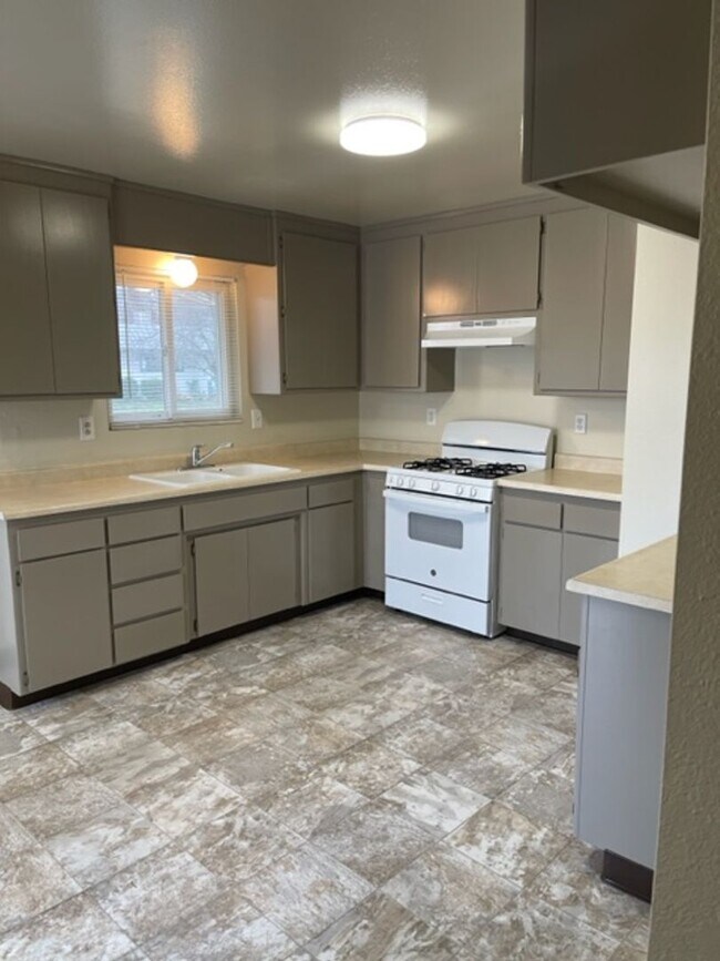 Foto del edificio - 3313 Willow Ln