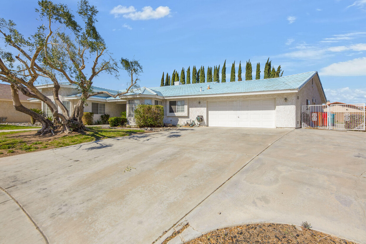 Primary Photo - 2503 Brentwood Dr
