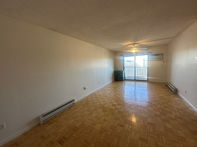 Foto del edificio - 2353 Massachusetts Ave