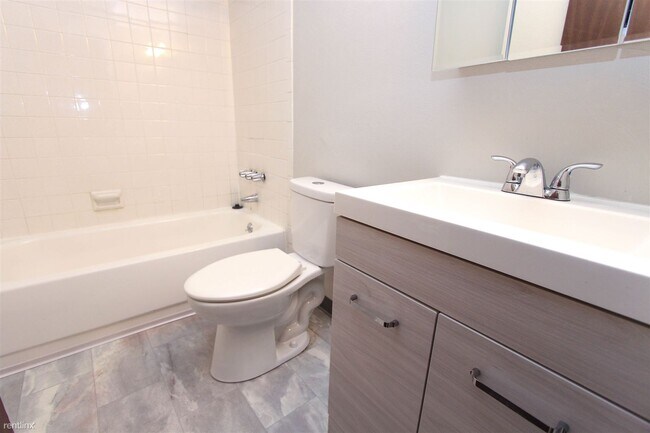 Foto del edificio - 2 br, 1 bath House - 204 Elliott Rd