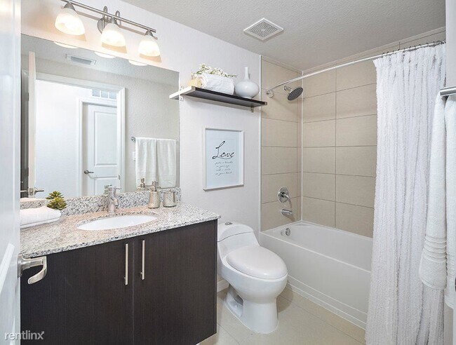 Building Photo - 3 br, 2 bath  - 7000 Coral Way 306