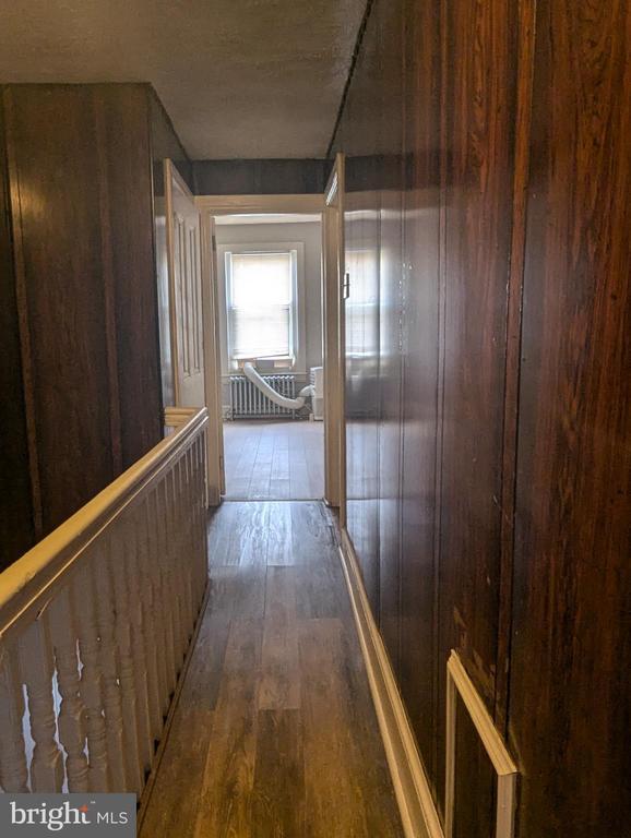 Building Photo - 2004 Broadway