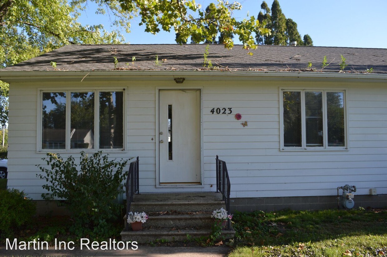 Foto principal - 3 br, 1 bath House - 4023 Lafayette Rd