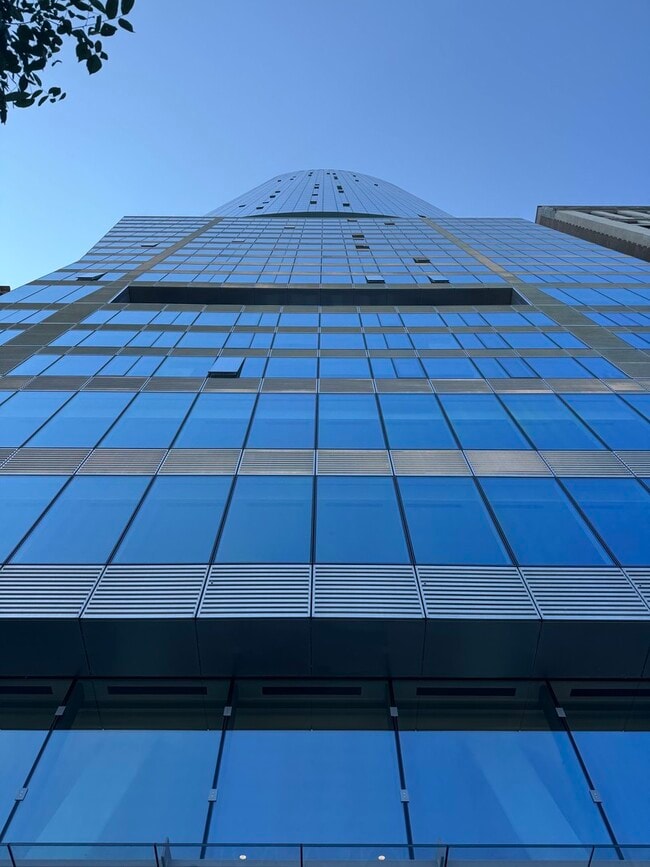 Building Photo - 1000 S Michigan Ave