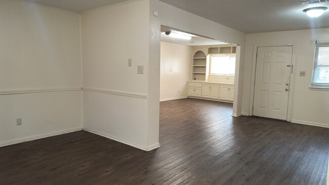 Building Photo - 2313 Starlite Dr