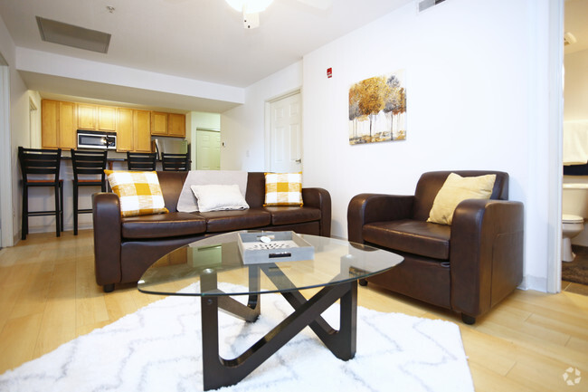 4 HAB, 2 BA - sala de estar - 907 Third