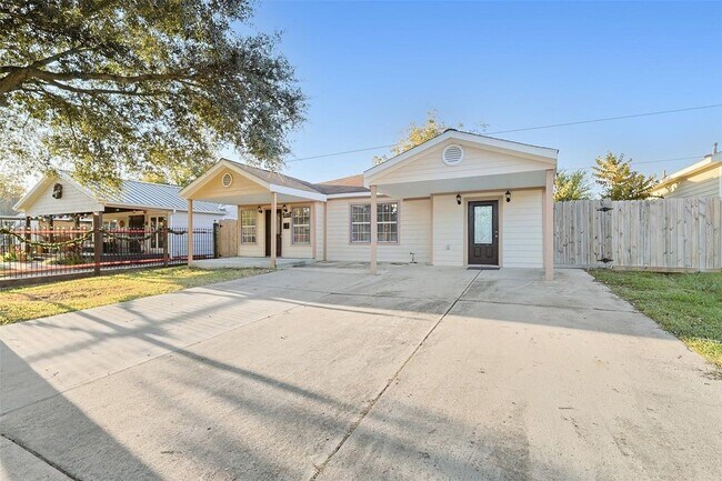 Foto del edificio - 8169 Garland St