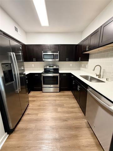 Foto del edificio - 6740 Windhaven Pkwy