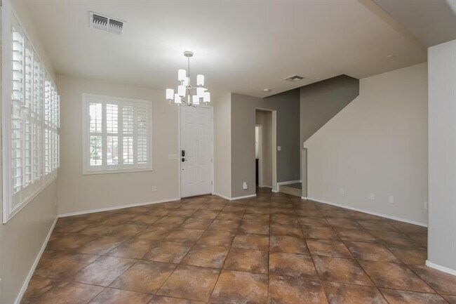 Building Photo - 880 E Stottler Dr