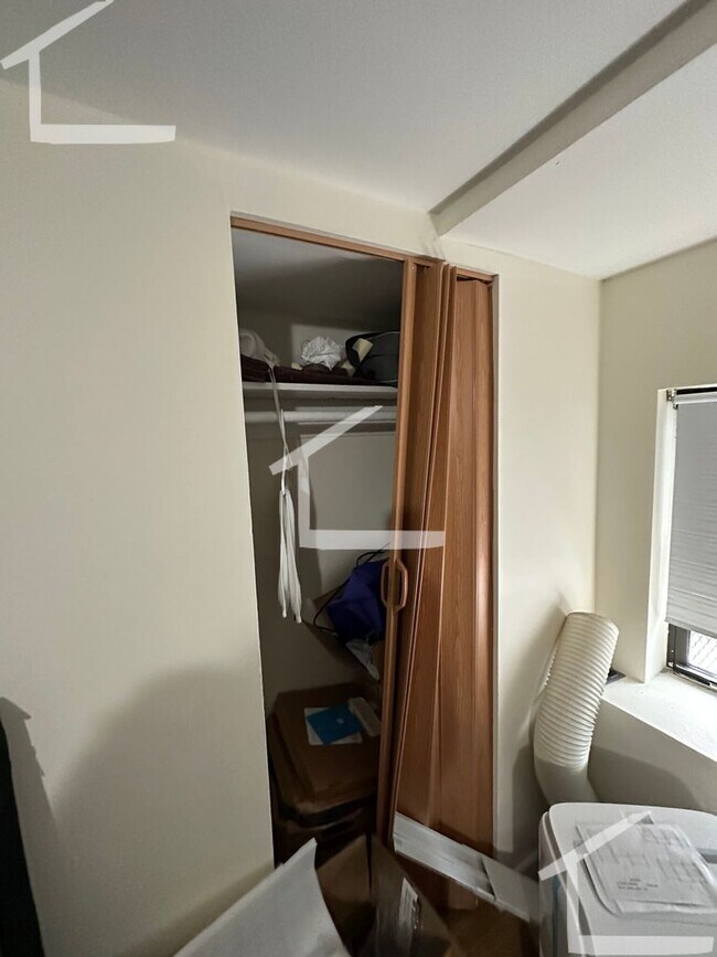 Building Photo - Allston 1 Bed Available 9/15 - No Broker Fee