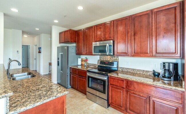 Foto del edificio - Beautiful Fully Furnished, 2 Bed, 2.5 Bath...