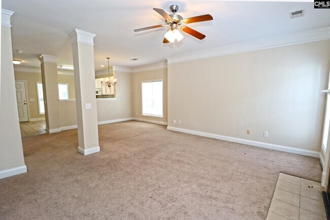 Building Photo - 229 Forest Green Dr