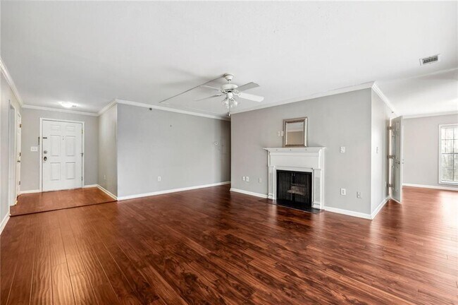 Building Photo - 1415 Highland Bluff Dr S E