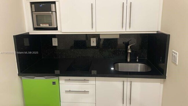 Foto del edificio - 1150 Normandy Dr