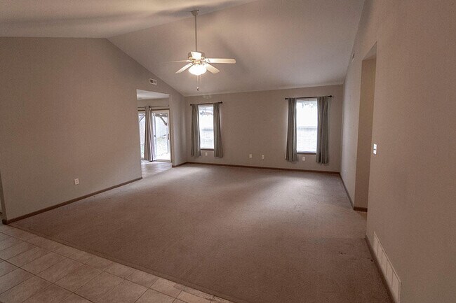 Building Photo - 1606 Typhoon Dr