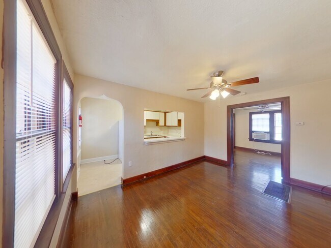 Foto del edificio - 3905 E Elm