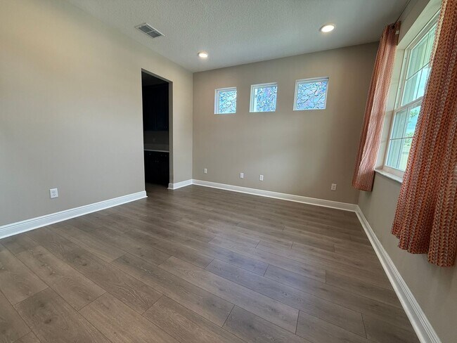 Foto del edificio - Brand-New 5BR/4BA Rental with Pond View, 4-Car Garage