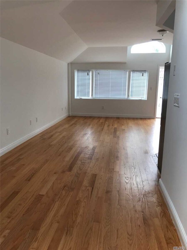 Building Photo - 296 Zerega Ave
