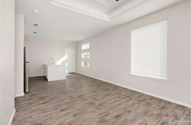 Building Photo - 3404 Ventura Ave