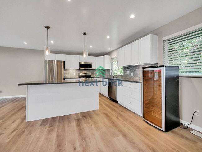 Building Photo - Beautiful 3 bed, 2 bath house for rent in ...