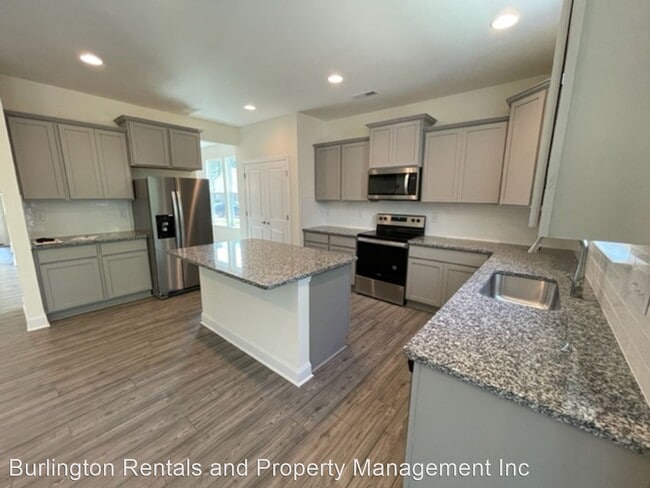 Building Photo - 4 br, 3 bath House - 746 Heartpine Drive