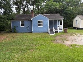 Building Photo - 2008 W Victory Dr
