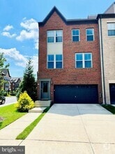 Building Photo - 120 Capital Ct