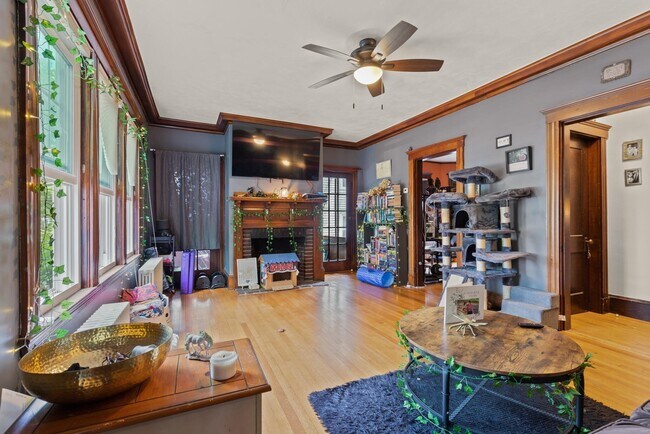 Foto del edificio - 212 Maplewood St