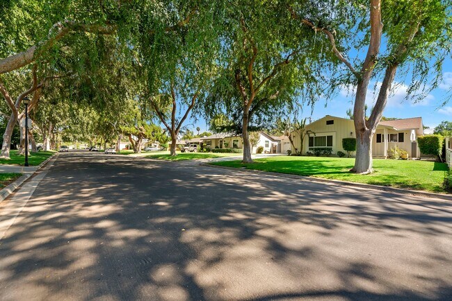 Foto del edificio - 4570 Emerson St