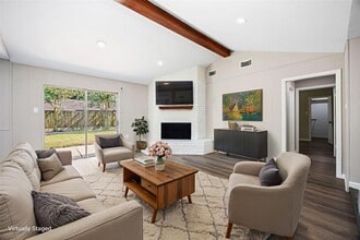 Building Photo - 8826 Tanager St