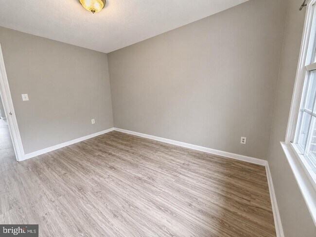 Foto del edificio - 14761 Ealing Ct