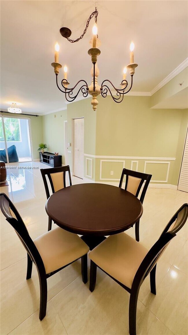 Foto del edificio - 17125 N Bay Rd
