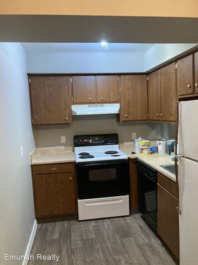 Building Photo - 2 br, 2 bath House - 5625 Coach Drive Unit E