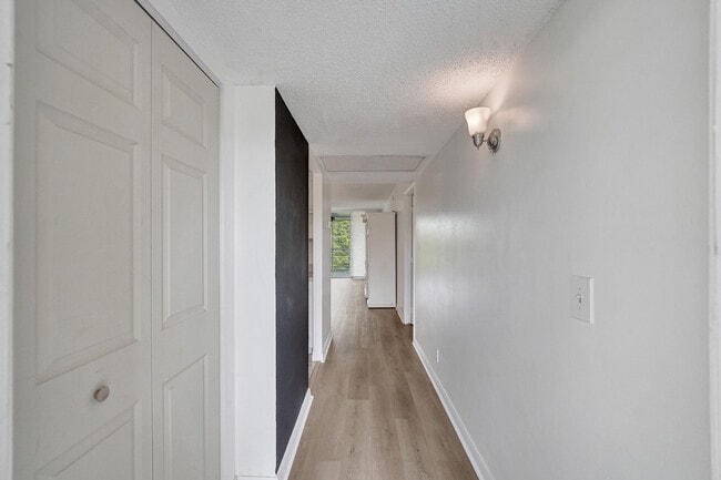 Building Photo - 9470 Poinciana Pl