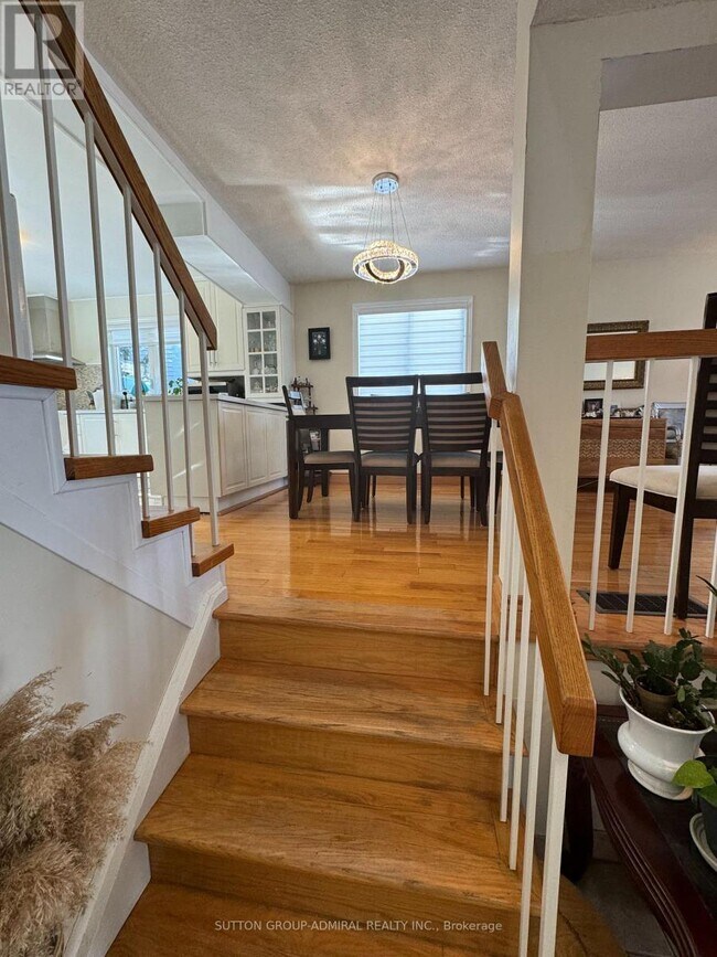 Building Photo - 271 Weldrick Rd W