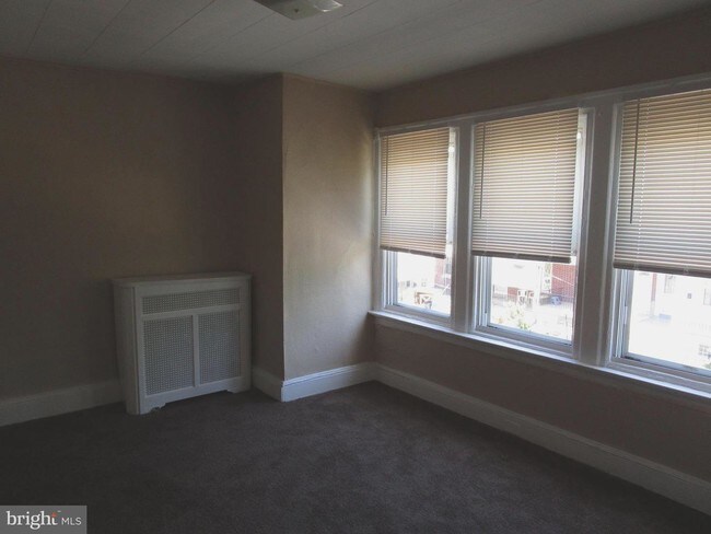 Foto del edificio - 5744 N Lambert St