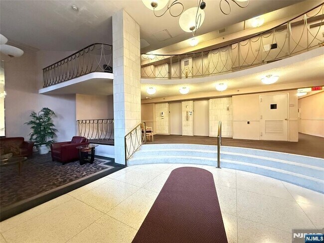 Foto del edificio - 160 Overlook Ave