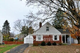 Building Photo - 196 Stare Rd