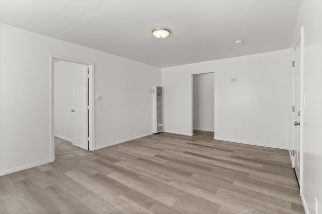 Building Photo - 11116 Berendo Ave