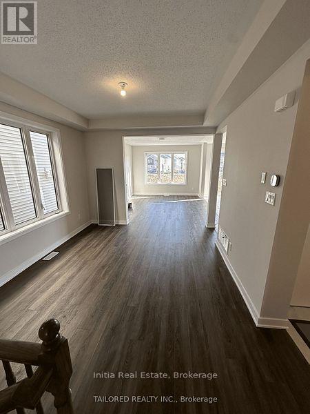 Building Photo - 202 Gibbous Pl