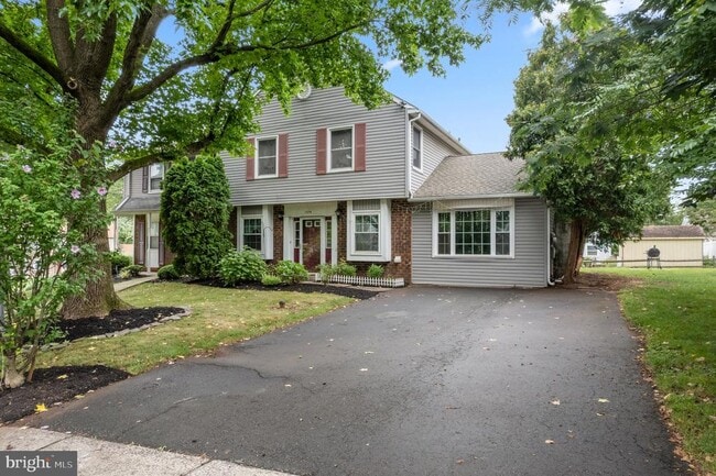 Building Photo - 1578 Yeakel Way