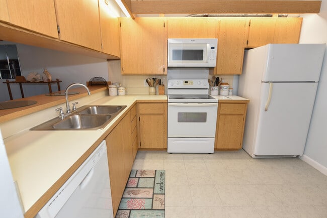Building Photo - 601 S Seas Dr
